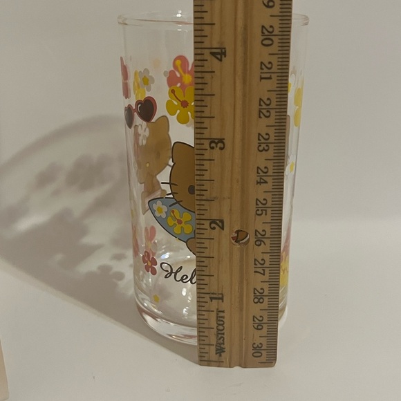 Hello Kitty Tan Kuji Glass Cup - Picture 5 of 6